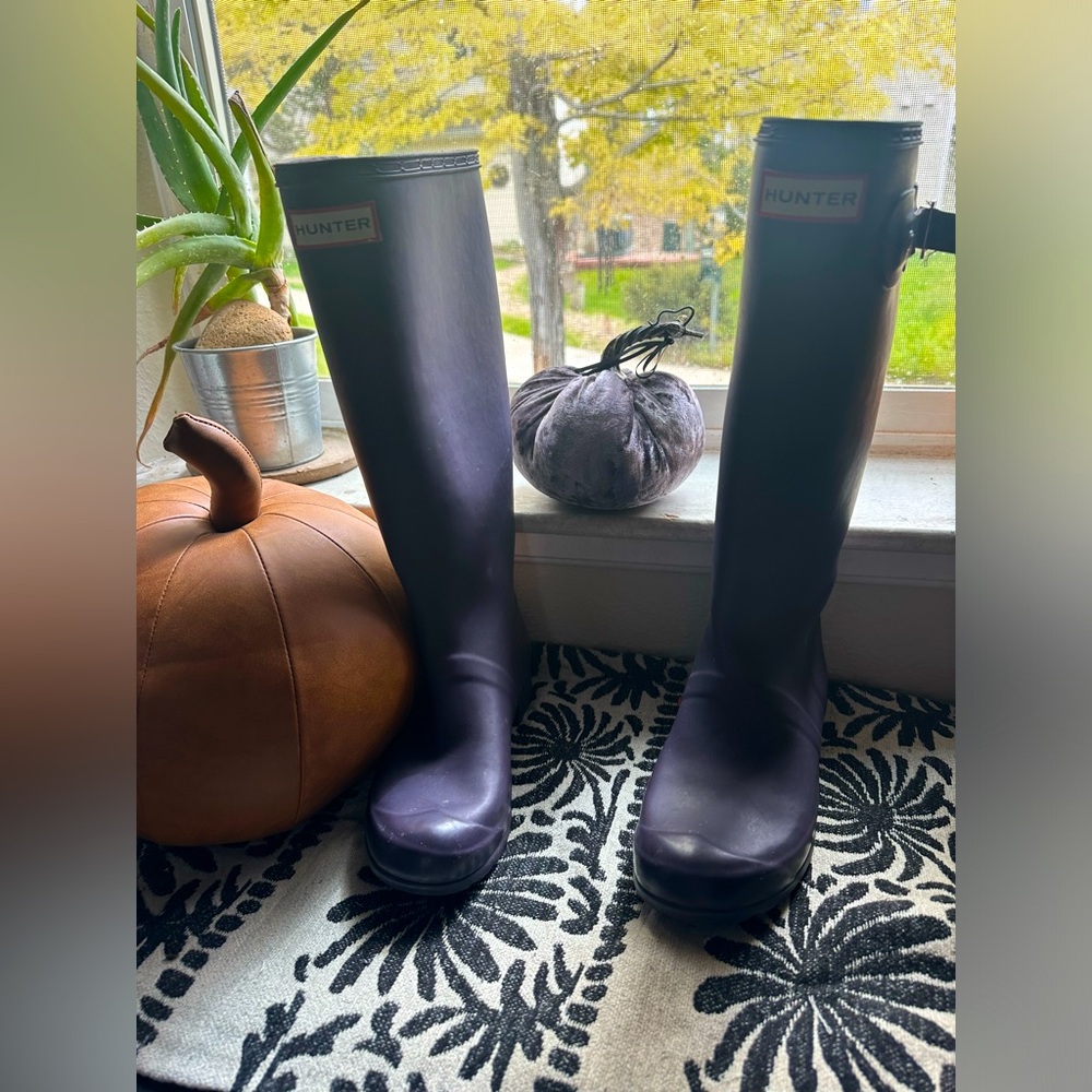 Matte Purple Hunter boots size 6